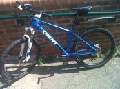 2013 Giant Revel mens mountain bike features a lightweight AluxX aluminium frame * 1 month old*&#163;250 Catford, London