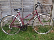 LADIES RALEIGH CLASSIC 5 SPEED HYBRID/TOWN BIKE WITH BASKET.&#163;95 Twickenham,london, London